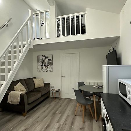 Central Colwyn Bay F1 Extérieur photo