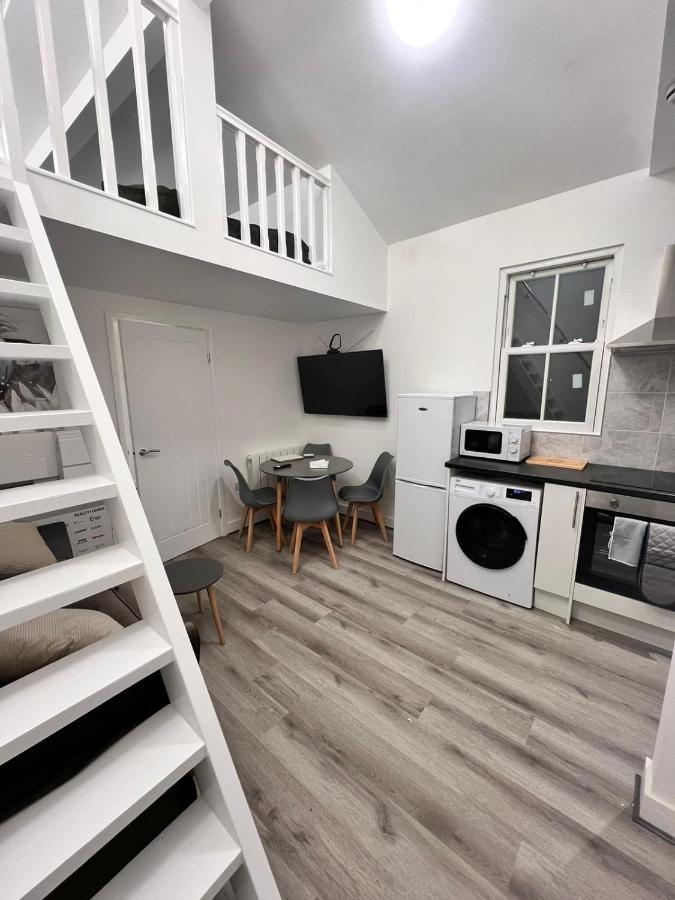 Central Colwyn Bay F1 Extérieur photo